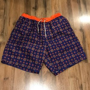 Men’s lined swim trunks
